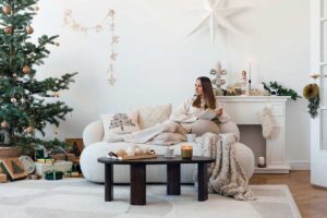 Colori neutri per il soggiorno: le palette che scaldano e illuminano l’inverno